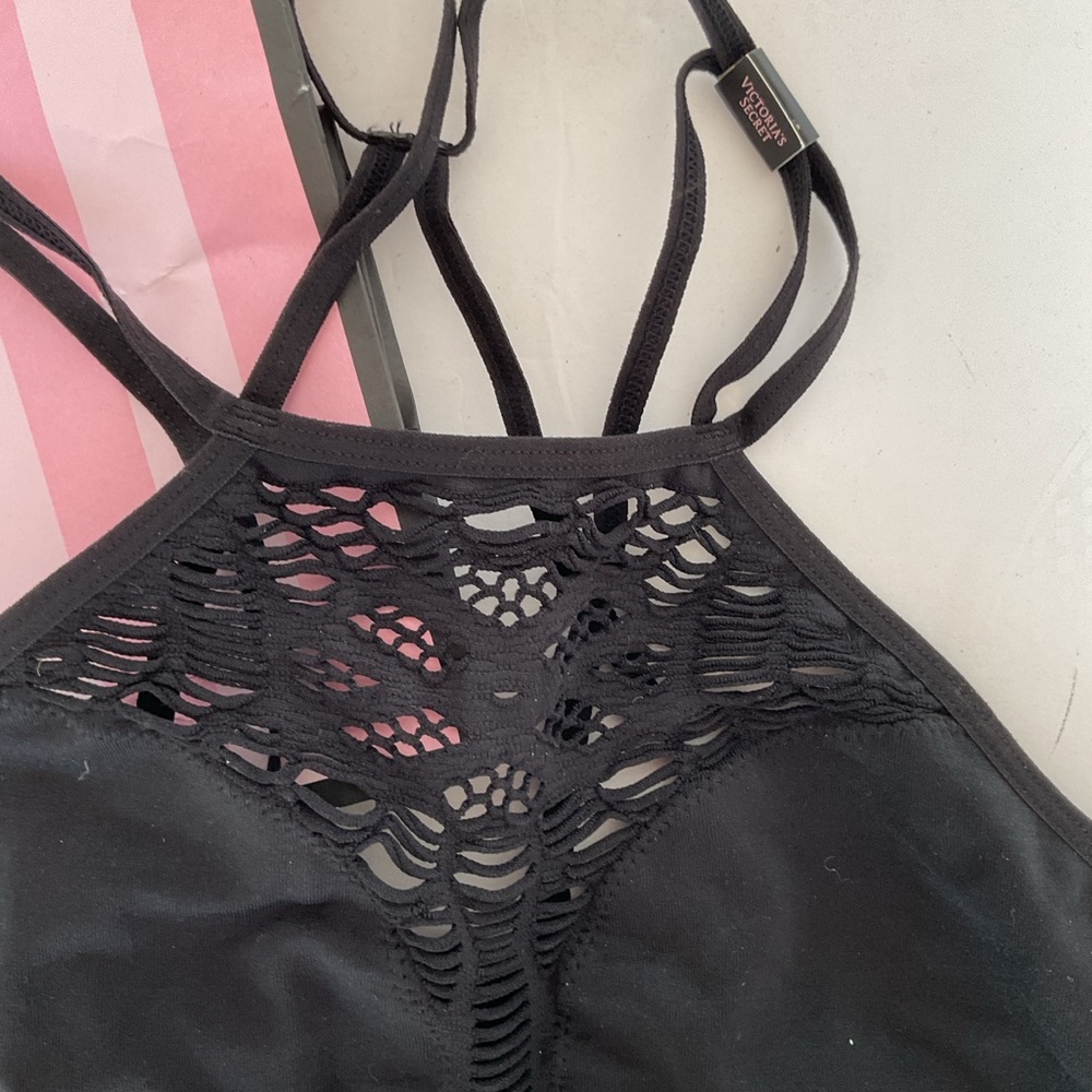 NWT Victorias Secret seamless cutout high neck bralette. Size small. - Picture 3 of 15